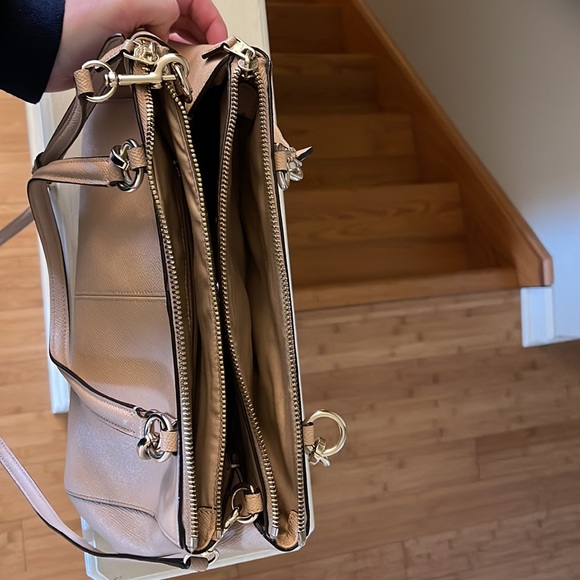 Coach handbag, women’s tan. - Picture 4 of 5